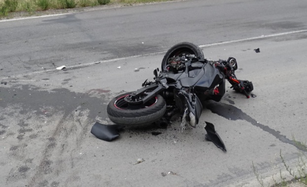Моторист загина при челен удар в Казичене