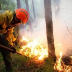 Русия се бори със стихията, Сибир продължава да гори