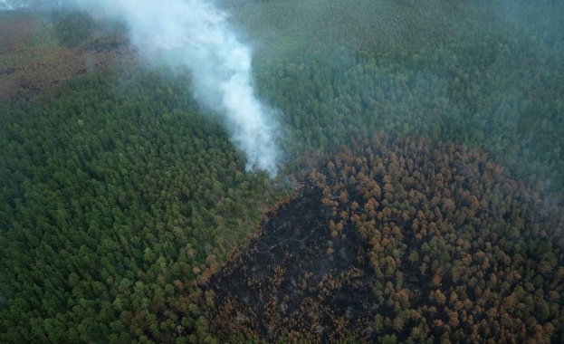 Военната авиация угаси 450 хиляди хектара горяща площ в Сибир 