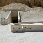 Страх от „проклятието на фараоните” в Египет заради нарязана гробница