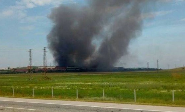 Шишманци на протест срещу завода за отпадъци, пожарът продължава трети ден 