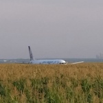 Пилотите, спасили стотици пътници при инцидент в Русия, се оказаха новаци в професията