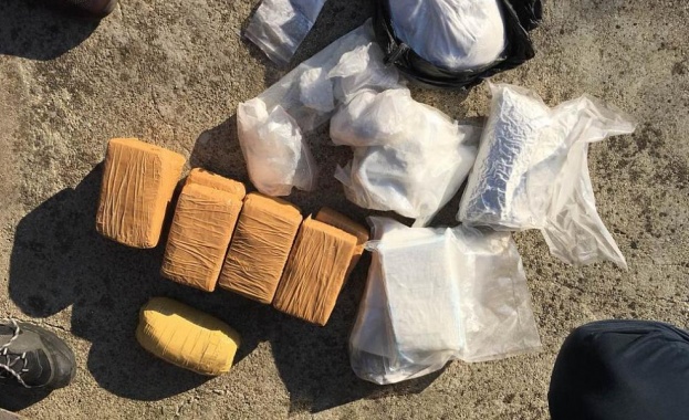 75 килограма кокаин в кашони с банани откриха в Бургас 