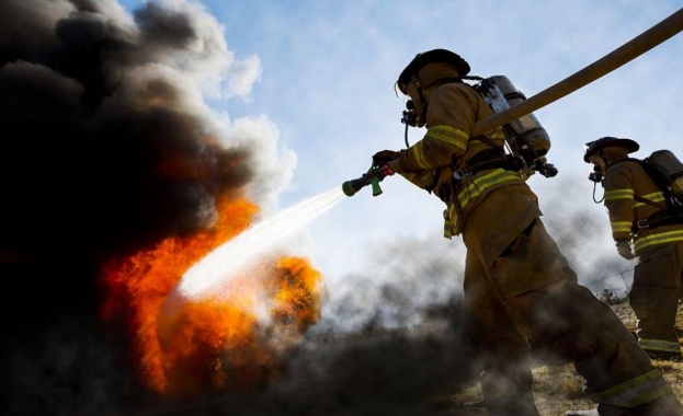 Пожар гори в района на село Реброво, търсят се доброволци