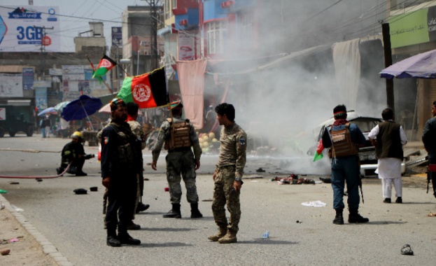 Над 60 души пострадаха при експлозии в Източен Афганистан 