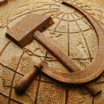  Литва настоя Амазон да забрани продажбата на стоки със сърп и чук 