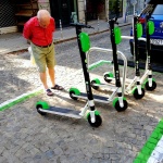 И Мадрид забранява наемането на електрически тротинетки