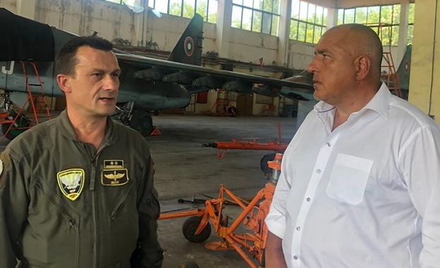 Борисов във Фейсбук: Правителството осигури 82,510 милиона лева на МО за самолетите