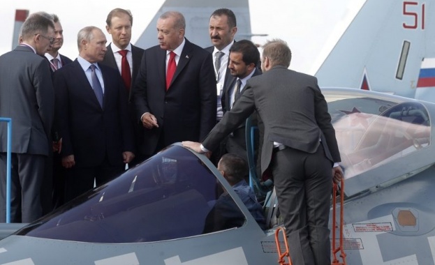 Путин и Ердоган разгледаха новите руски изтребители Су-57