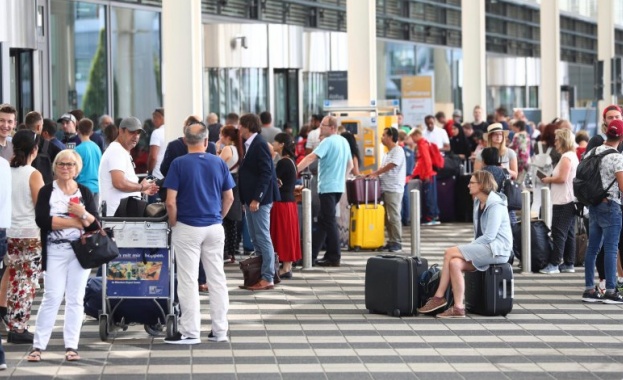 На летището в Мюнхен отмениха 130 полета заради нарушител