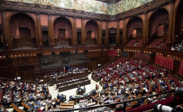 В 15.00 часа става ясно ще има ли предсрочни избори в Италия