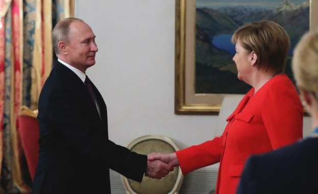 Меркел и Путин обсъдиха срещата на „Нормандската четворка“, Сирия и Либия