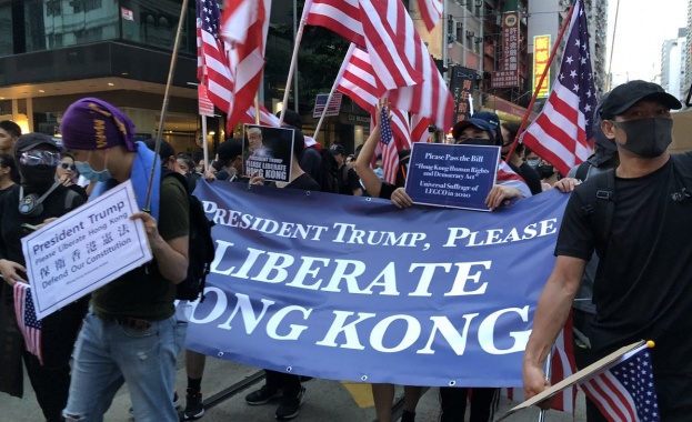 Пекин с остър протест срещу подкрепата на Вашингтон за активистите в Хонконг