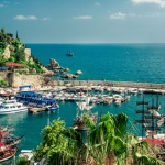 Milliyet: 10 млн руски туристи се втурнаха към турската Анталия