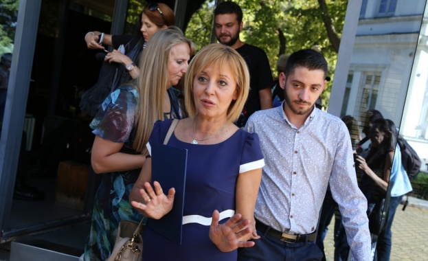 Мая Манолова е катастрофирала, обявява до часове дали ще се кандидатира за кмет