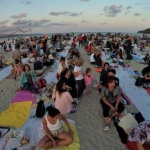 Стотици се събраха на най-дългата вечеря на плажа
