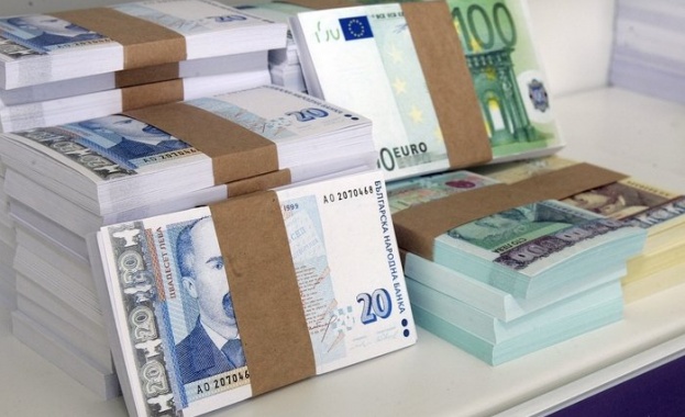 Банките в България продължават да вдигат таксите Нещо повече измислят