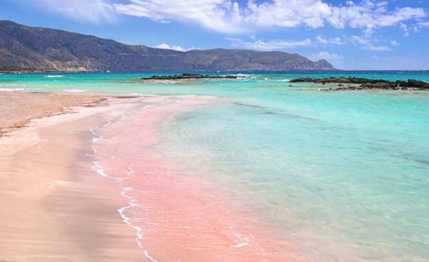Розовият плаж и 2 малки пристанища са хитовете на Сардиния