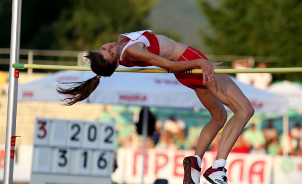 Мирела Демирева се класира за финала в скока на височина 