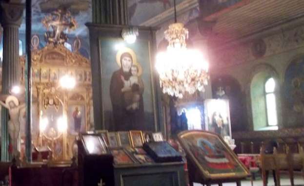 В храма "Св. Николай Чудотворец" в Разград бе посрещната чудотворна икона