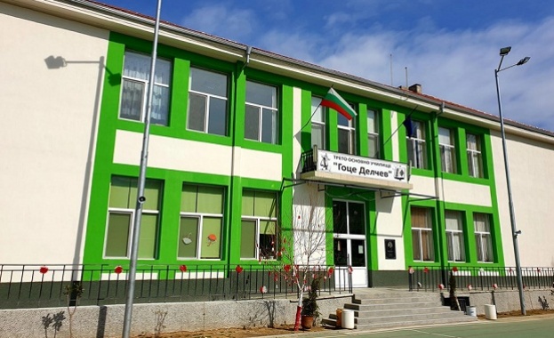 МРРБ обновява 435 училища и детския заведения, и 13 университета в 112 български общини