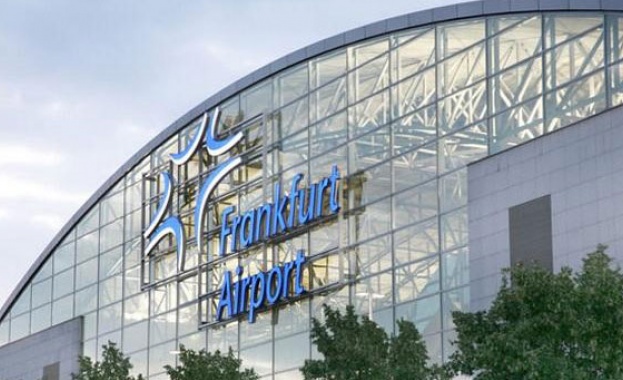 Авиокомпания остави 30-ина българи над 24 часа на летището във Франкфурт 