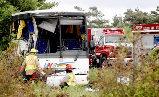 Автобус с китайски туристи катастрофира в Юта