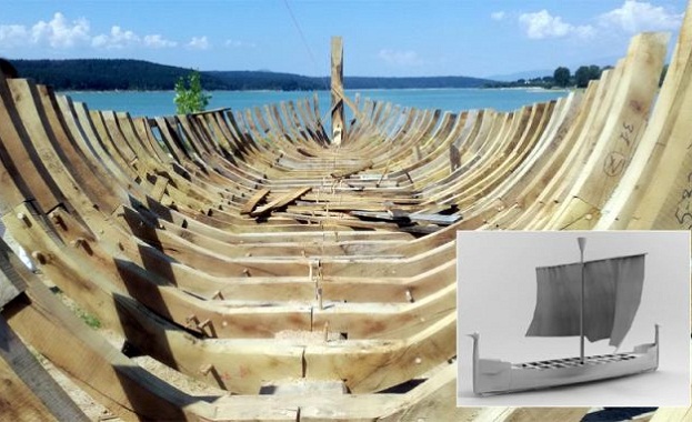 Реконструиран тракийски птицеглав кораб строят на язовир „Копринка“