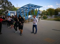Георги Йорданов, кандидат за кмет на район "Студентски, раздава флаери пред метростанция "Г.М.Димитров"