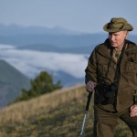 Путин посреща рождения си ден в тайга