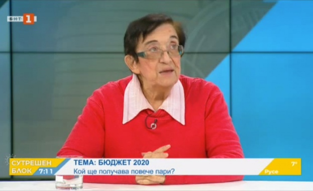 Мика Зайкова: Идва икономическа криза, а се харчи безконтролно