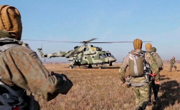 Десант на подразделение на Спецназ в тила на условния противник (ВИДЕО) Десант на подразделение на Спецназ в тила на условния противник (ВИДЕО)