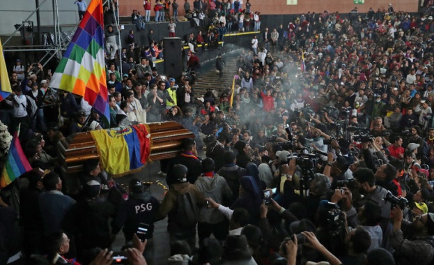 На протестите в Еквадор вече има загинали, полицаи бяха взети за заложници
