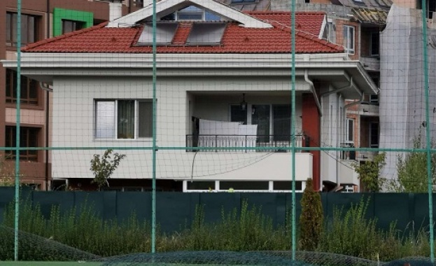 Възраждане: Обитава ли зам-кмета на София Тодор Чобанов незаконна къща и с какви средства я е построил? (СНИМКИ)