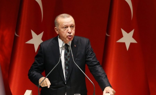 Турският президент Реджеп Тайип Ердоган обяви въвеждане на пълен локдаун