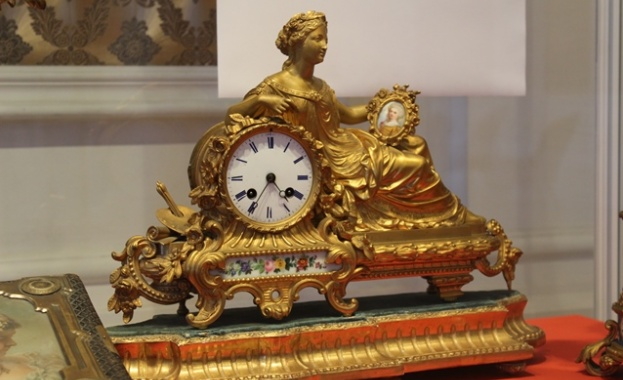 В Троян се открива изложбата „Луксът на XIX век"