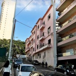 Мъж построи най-тясната къща, за да блокира гледката на брат си