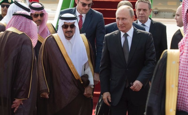 Путин пристигна в Рияд с 200-членна делегация (ВИДЕО)