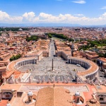  Шефът на сигурността във Ватикана подаде оставка след скандал