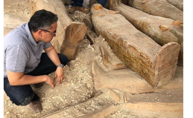 Археолози откриха 20 древни ковчега в Луксор