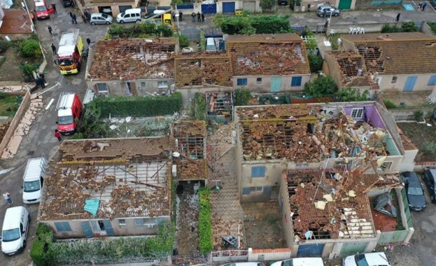 Торнадо унищожи къщи във Франция, прати петима в болница