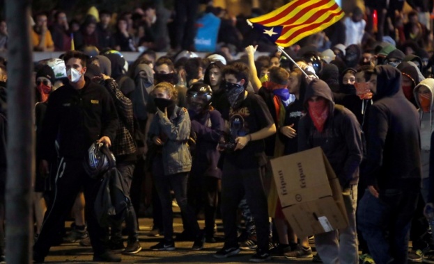 МВнР предупреди българите да не пътуват до Каталуния и Барселона