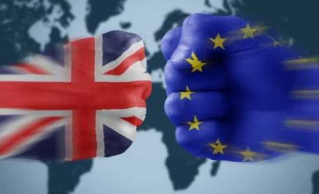 Банки в Обединеното кралство закриват сметките на британци, живеещи в ЕС