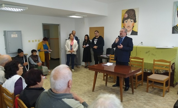 Николай Радев: Ще отворим и втори общински дом за възрастни (СНИМКИ)