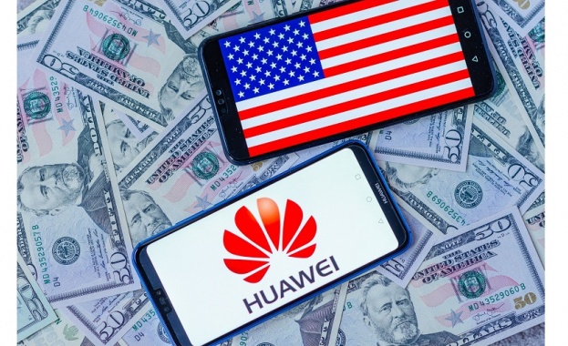  Huawei чисти редиците си от американски шпиони