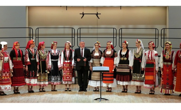 "Драгостин фолк" с юбилеен концерт