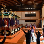 Японският император Нарухито се възкачи на престола (СНИМКИ)