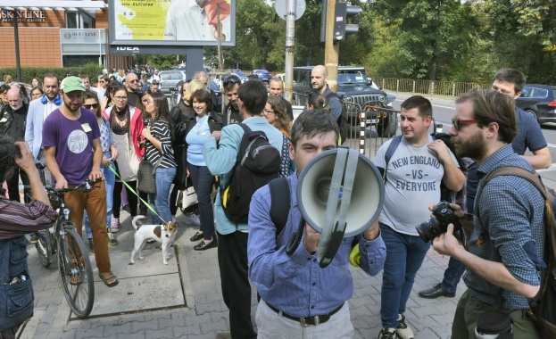  Кабинетът за свободата на словото: само "Български пощи" ще продава печатни издания