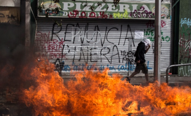 Чилийският президент отмени поскъпването на билетите за метрото, но протестите продължават