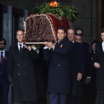 Ексхумираха тялото на испанския диктатор Франко от мавзолея му (ВИДЕО) (СНИМКИ)